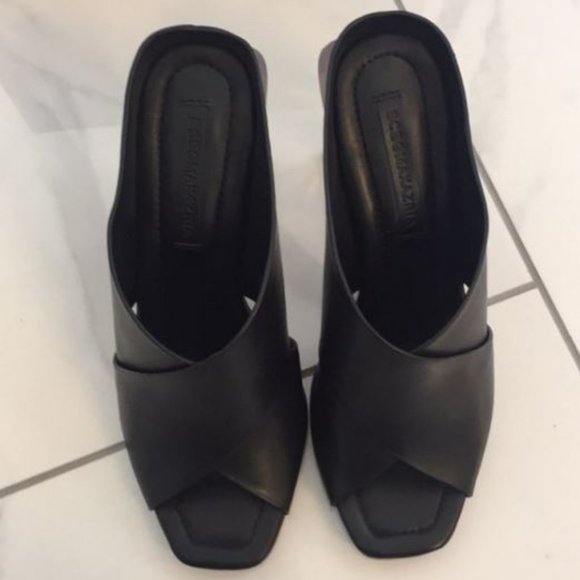 NEW ⭐️ BCBGMaxAzria Block Heel Sandal size 7M - Picture 6 of 8